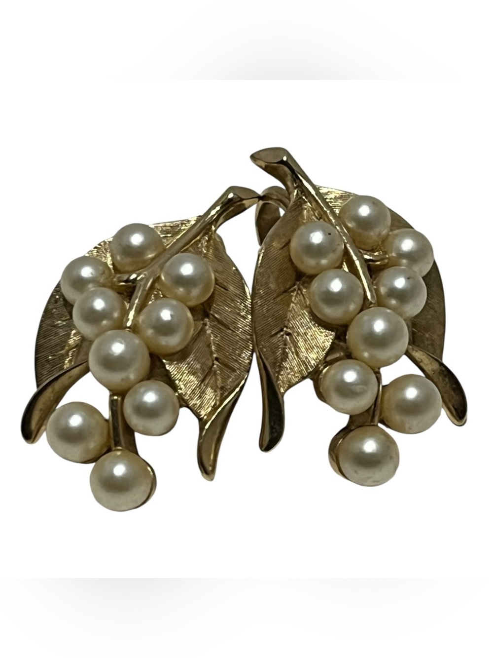 Vtg Gold Leaf Pearl Cluster Trifari  Clip-On Earrings